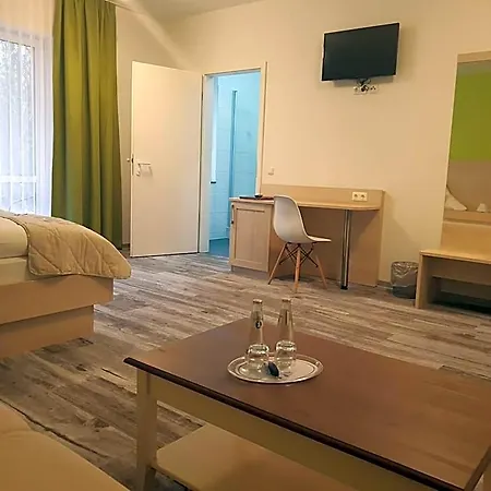 Hotel Neue Muehle Kleines 3*